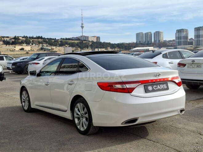 Hyundai Azera-5