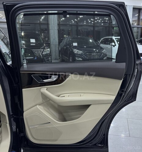 Audi Q7-16