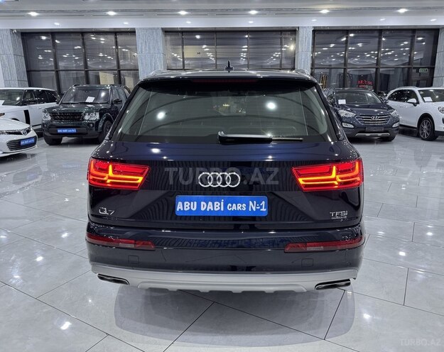 Audi Q7-7