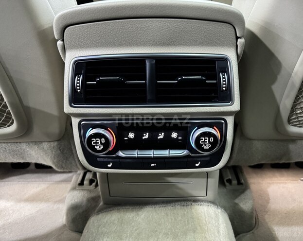 Audi Q7-17
