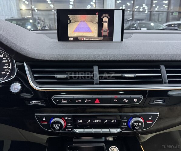Audi Q7-18