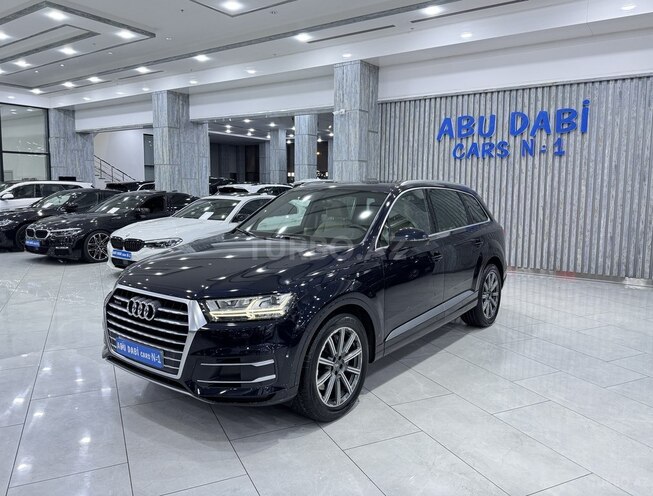 Audi Q7-1