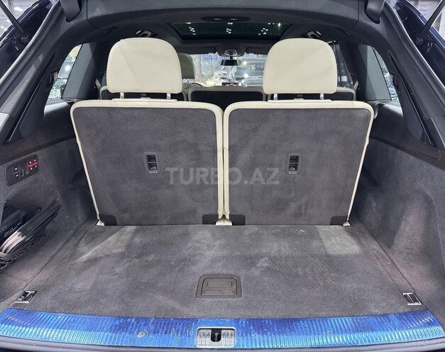 Audi Q7-15