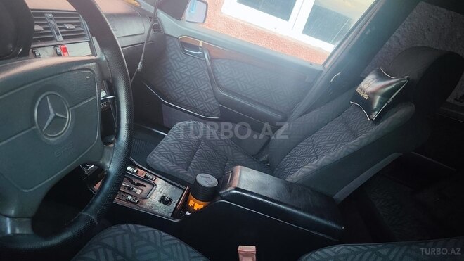 Mercedes C 220 1994, 326,000 km - 2.2 l - Şəki