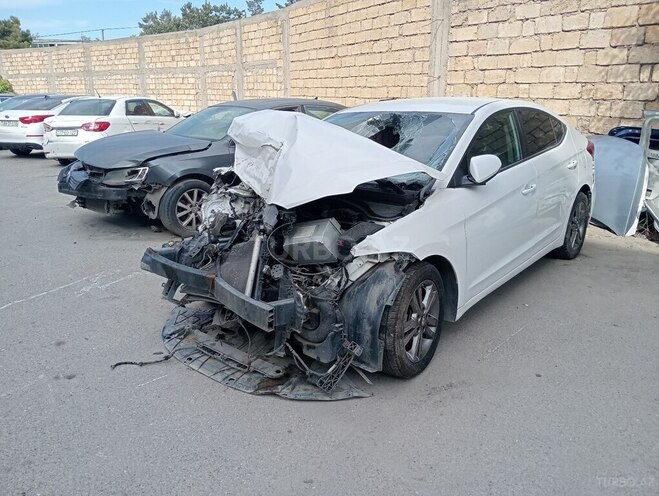 Hyundai Elantra 2016, 143,000 km - 2.0 л - Bakı