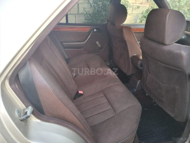 Mercedes E 220 1995, 531,000 km - 2.2 l - Sumqayıt