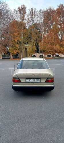 Mercedes E 250 1988, 382,132 km - 2.5 l - Bərdə