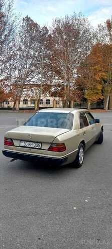 Mercedes E 250 1988, 382,132 km - 2.5 l - Bərdə