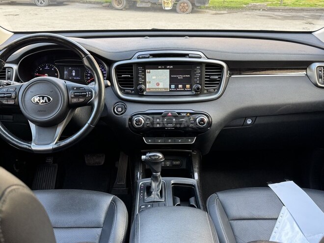 Kia Sorento-10