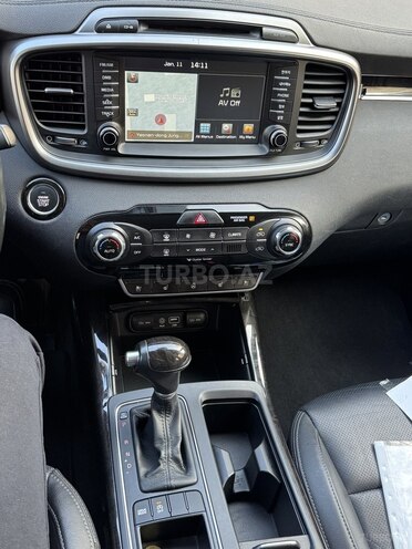 Kia Sorento-13