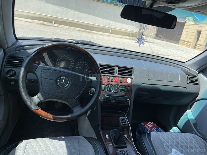 Mercedes C 200 1999, 404,000 km - 2.0 l - Bakı