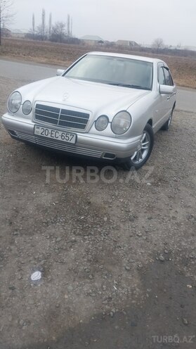 Mercedes E 200 1998, 320,000 km - 2.0 l - Bakı