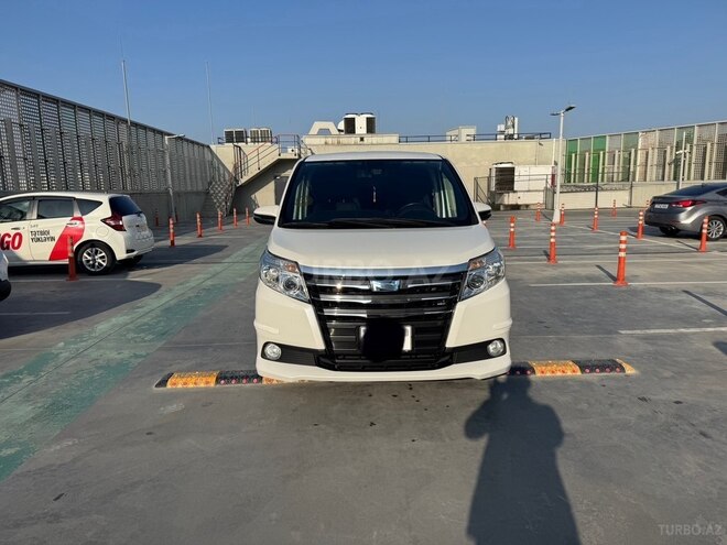 Toyota Noah 2016, 62,000 km - 1.8 l - Bakı