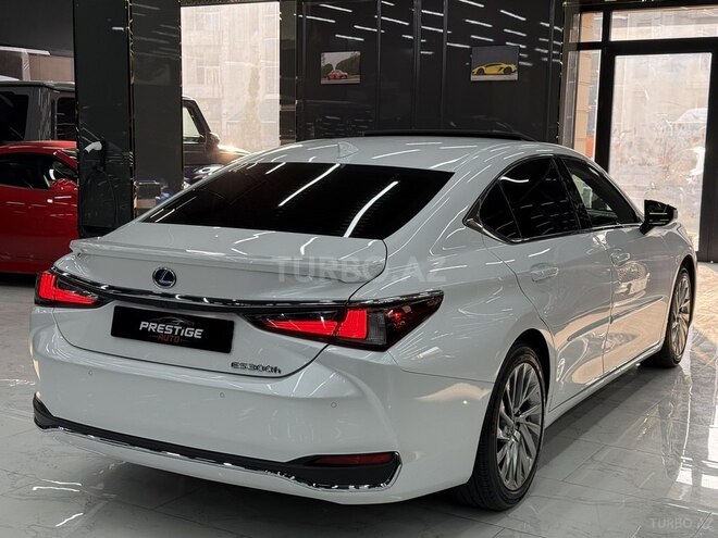 Lexus ES 300h-5