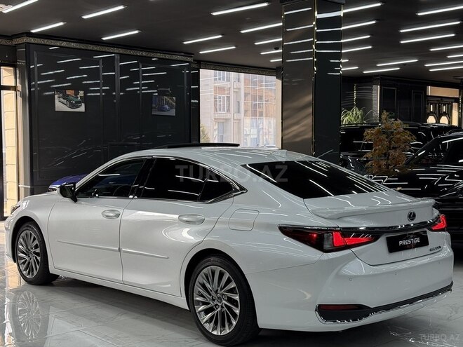 Lexus ES 300h-4