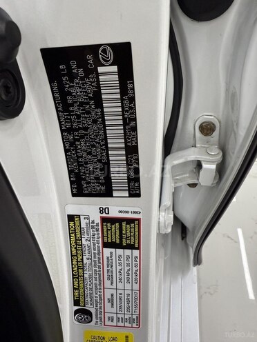 Lexus ES 300h-13