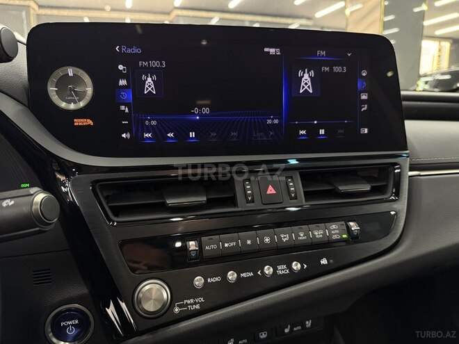 Lexus ES 300h-8
