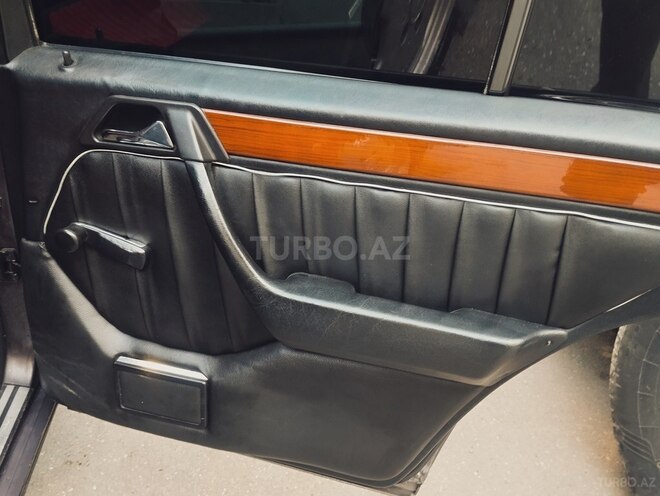Mercedes E 260 1991, 315,000 km - 2.6 л - Bakı