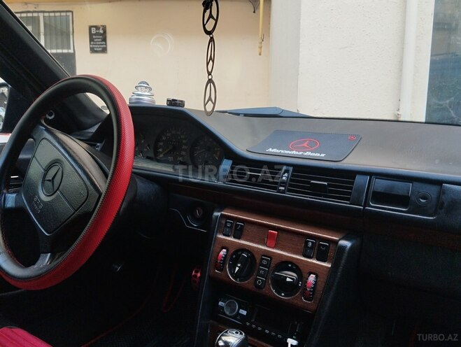 Mercedes E 260 1991, 315,000 km - 2.6 л - Bakı