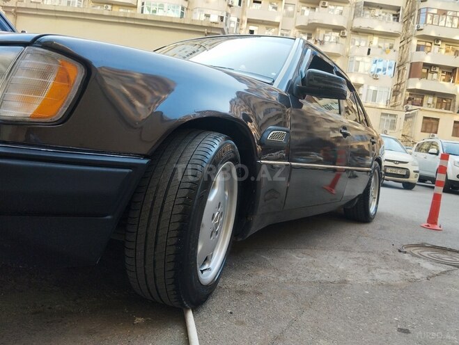 Mercedes E 260 1991, 315,000 km - 2.6 л - Bakı