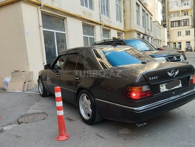 Mercedes E 260 1991, 315,000 km - 2.6 л - Bakı