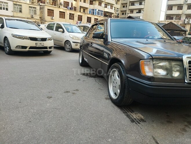 Mercedes E 260 1991, 315,000 km - 2.6 л - Bakı