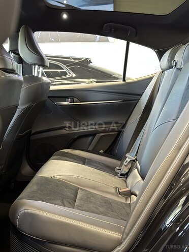 Toyota Camry-10