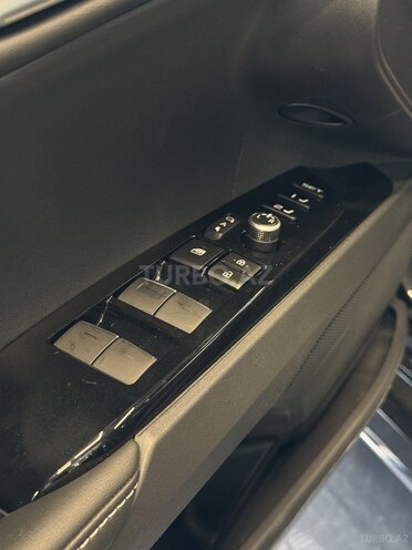 Toyota Camry-13