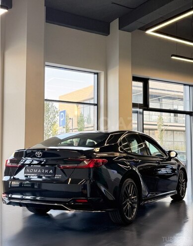 Toyota Camry-5