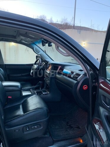 Lexus LX 570-8