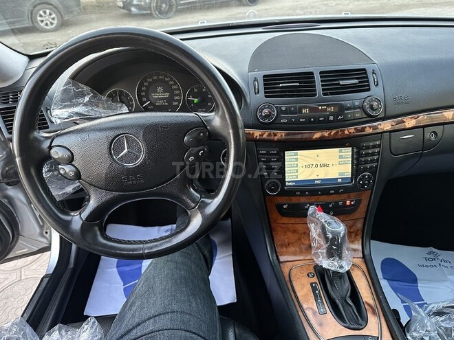 Mercedes E 280-23