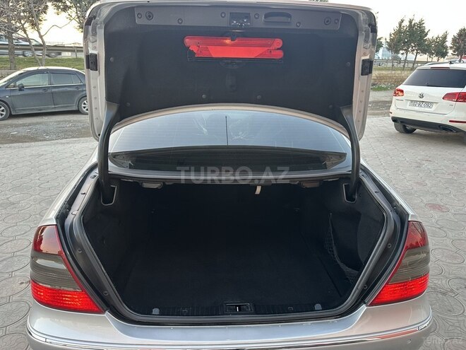 Mercedes E 280-22
