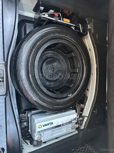 Mercedes E 280-26