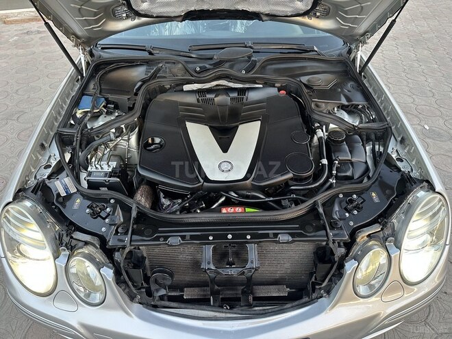 Mercedes E 280-25