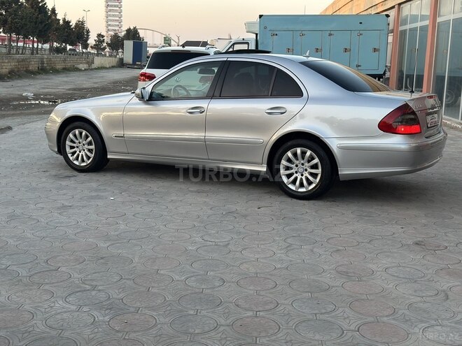Mercedes E 280-8