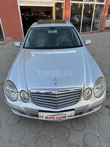 Mercedes E 280-1