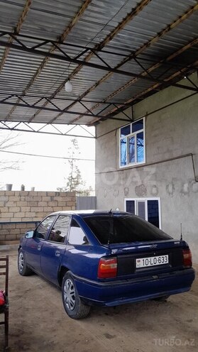 Opel Vectra 1992, 500,000 km - 2.0 l - Saatlı