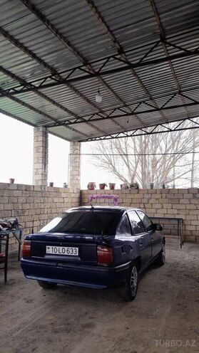 Opel Vectra 1992, 500,000 km - 2.0 l - Saatlı