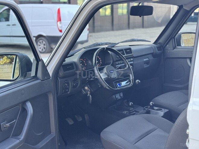 LADA (VAZ) Niva 2024, 2,900 km - 1.7 л - Gəncə