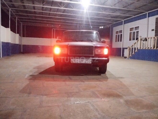 LADA (VAZ) 2107 1983, 95,555 km - 1.3 l - Salyan