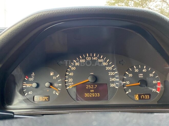 Mercedes E 200 2000, 372,000 km - 2.0 l - Masallı