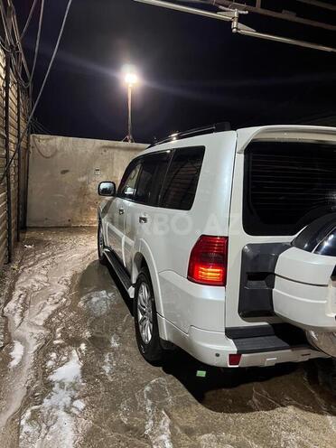 Mitsubishi Pajero 2010, 423,639 km - 3.5 l - Bakı