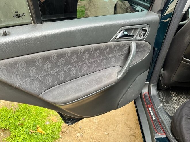 Mercedes C 220 d 2003, 400,000 km - 2.2 l - Bakı