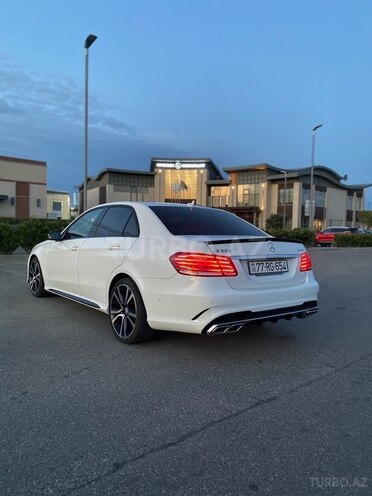 Mercedes E 220 d-3