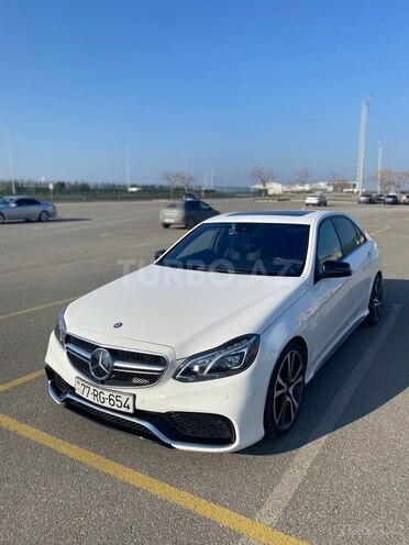 Mercedes E 220 d-4