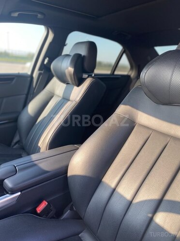 Mercedes E 220 d-14