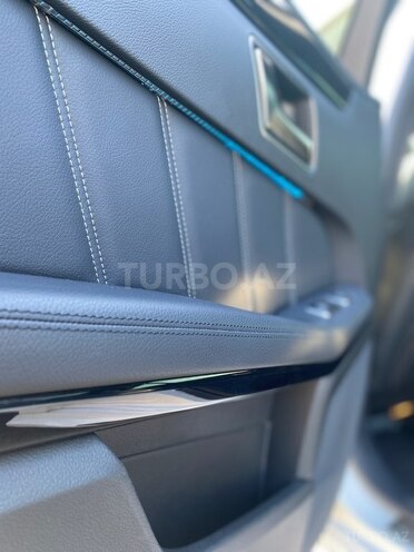 Mercedes E 220 d-17