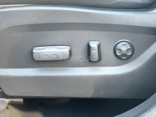 Hyundai Santa Fe-18