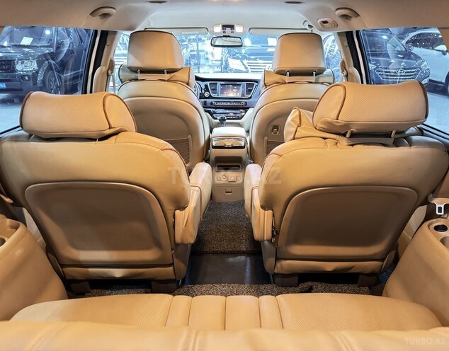 Kia Carnival-14