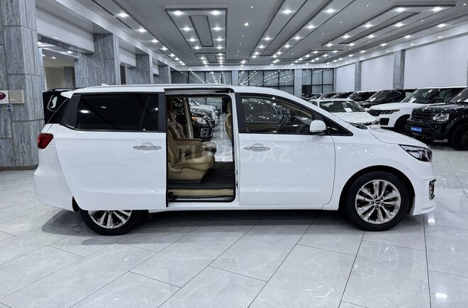 Kia Carnival 2015, 141,000 km - 2.2 l - Bakı